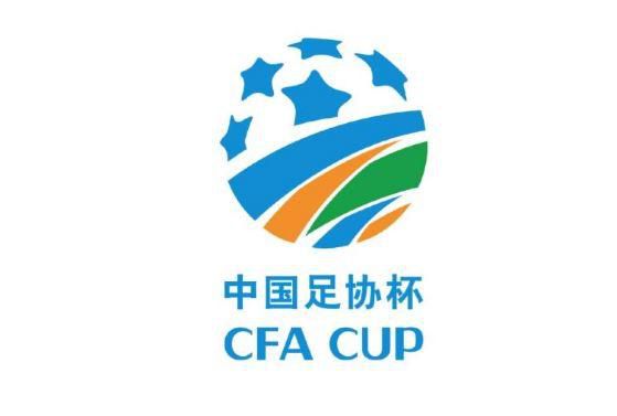 此外，英国知名男星詹姆斯·麦卡沃伊也与妹妹乔伊·麦卡沃伊亮相首映红毯。